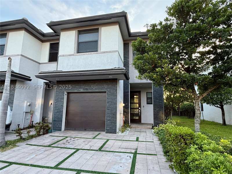 3 bedroom Townhouse at 15842 NW 91 Ct 15842, Satori Dunnwoody Lake, Miami Lakes — photo 1