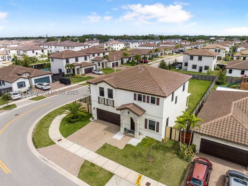 5 bedroom SingleFamilyResidence at 12861 SW 229 th terrace, Herran -Barkett Subdvision, Miami — photo 1