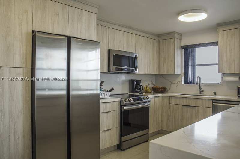 2 bedroom Condominium at 2780 NE 183rd St 1001, Commodore Plaza Condo, Aventura — photo 1