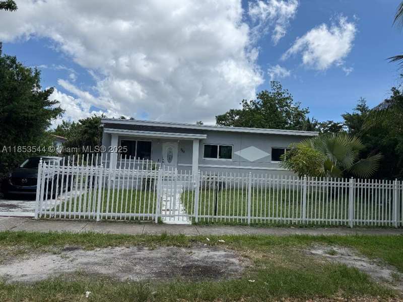 3 bedroom SingleFamilyResidence at 985 NE 146th St, Poincianna Manor Sec 2, North Miami — photo 1