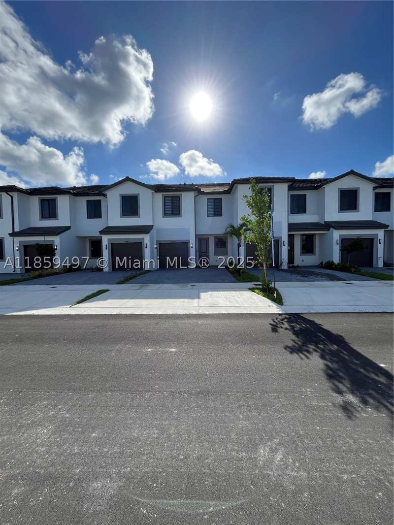 3 bedroom Townhouse at 34515 SW 191st Ct ., Century Park Square, Miami — photo 1