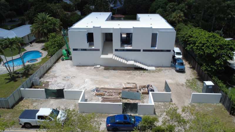 6 bedroom SingleFamilyResidence at 13050 SW 103 Ave, Bobby Estate Homes, Miami — photo 1