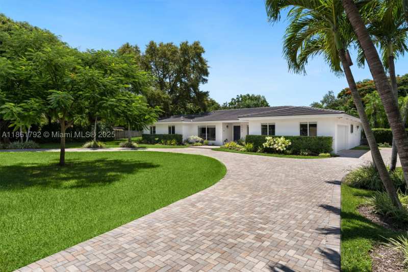 5 bedroom SingleFamilyResidence at 5940 SW 120th St, Town & Ranch Ests, Pinecrest — photo 1