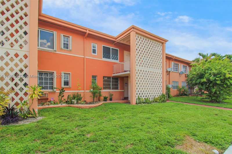 1 bedroom Condominium at 3451 SW 11th St 8A, Coral Gardens Condo Bldg, Miami — photo 1