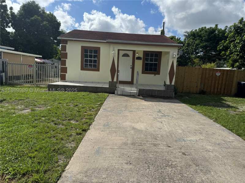 3 bedroom SingleFamilyResidence at 1178 NW 105th Ter, North Silver Crest Addpb, Miami — photo 1