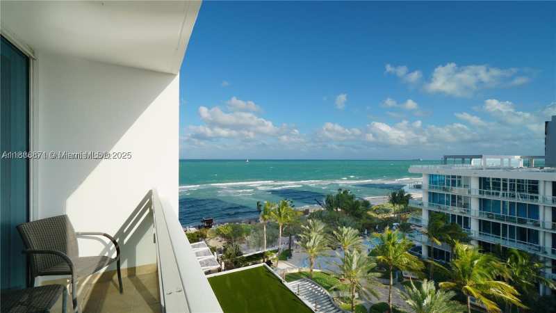 1 bedroom Condominium at 6801 Collins Ave 710, Central Carillon Beach Co, Miami Beach — photo 1