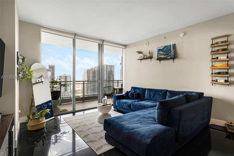 2 bedroom Condominium at 92 SW 3rd St 4312, Mint Condo, Miami — photo 1