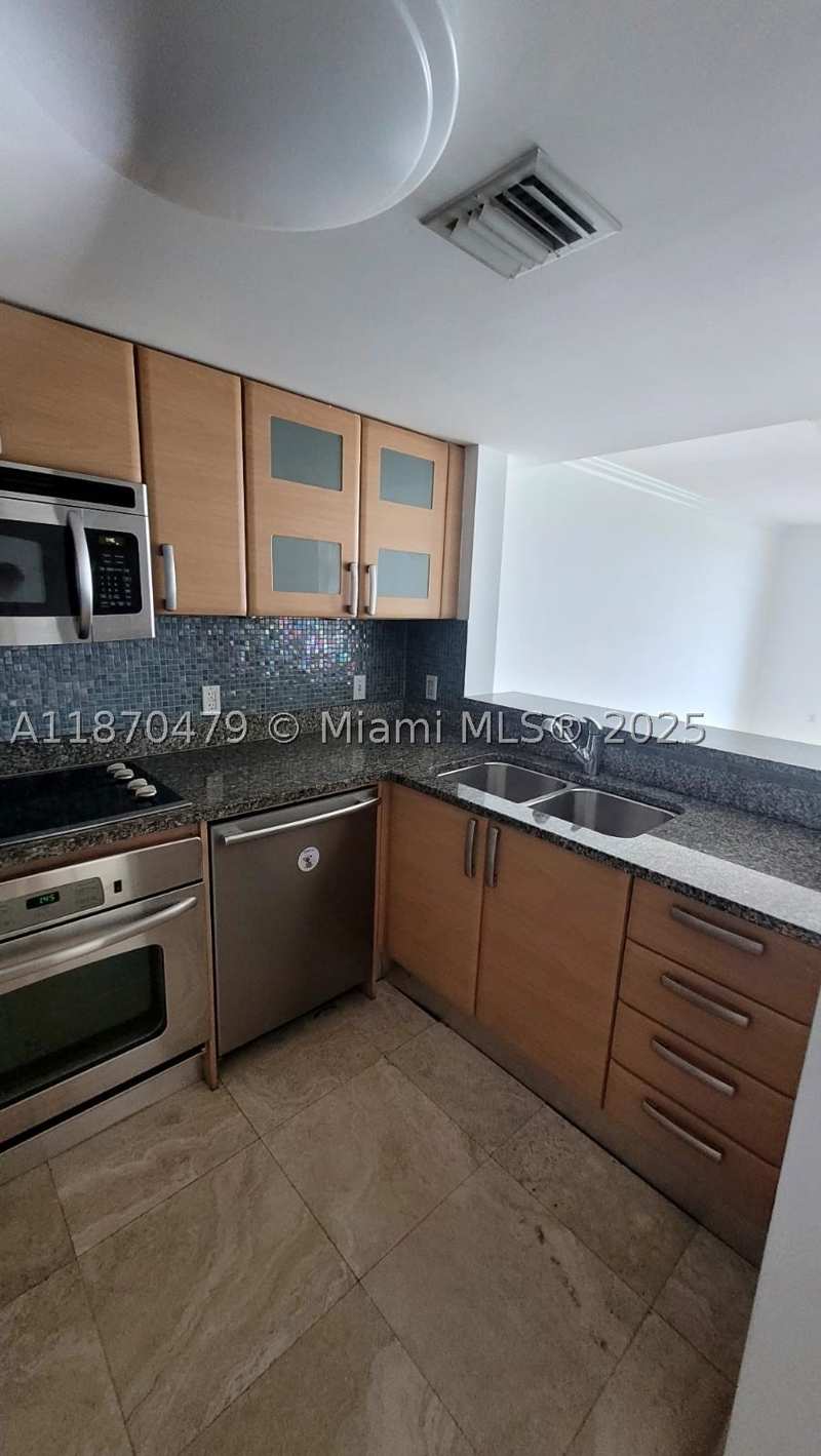 1 bedroom Condominium at 2101 Brickell Ave 1109, Skyline On Brickell Condo, Miami — photo 1