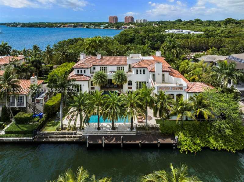 7 bedroom SingleFamilyResidence at 3305 S Moorings Way, The Moorings, Miami — photo 1