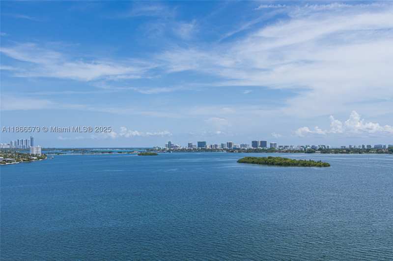 2 bedroom Condominium at 4000 Towerside Ter 1701, The Towers Of Quayside Co, Miami — photo 1