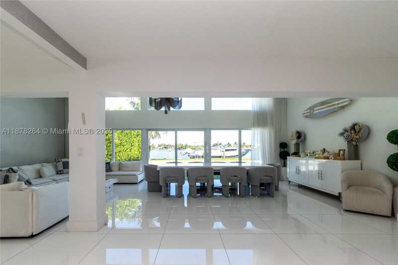 4 bedroom SingleFamilyResidence at 1215 N Biscayne Point Rd, Biscayne Point, Miami Beach — photo 1
