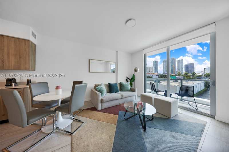 1 bedroom Condominium at 3900 Biscayne Blvd S-208, Quadro Condo, Miami — photo 1