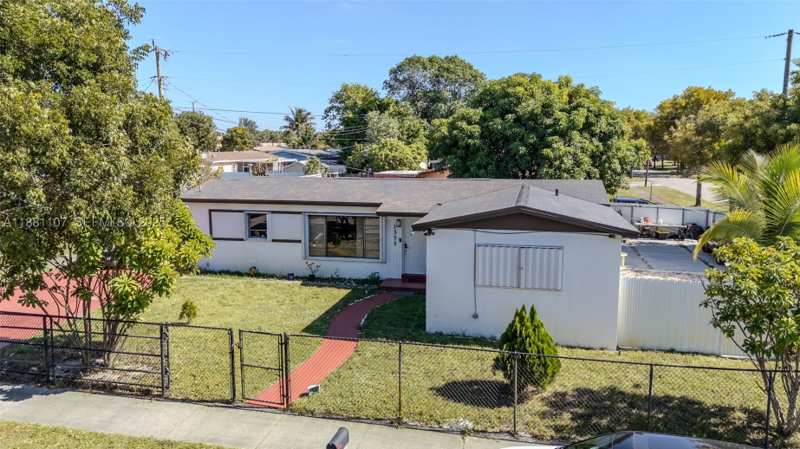 3 bedroom SingleFamilyResidence at 1375 NW 181st St, Scott Lake Manor Sec 3, Miami Gardens — photo 1