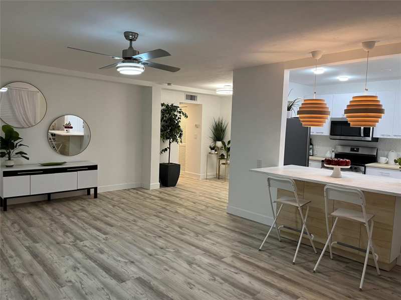 1 bedroom Condominium at 11685 Canal Drive 304, Longwood House Condominiu, North Miami — photo 1