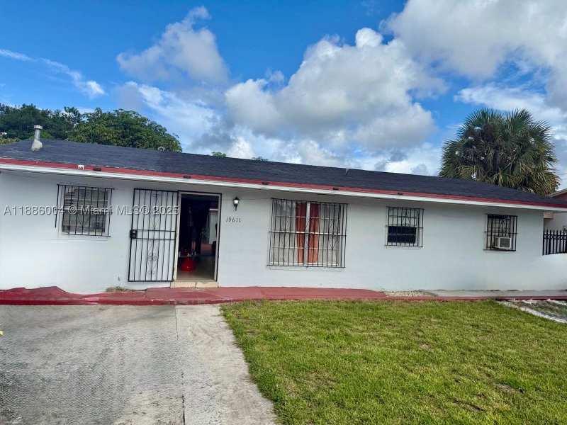5 bedroom SingleFamilyResidence at 19611 NW 47th Ave, Carol City Gdns 1st Addn, Miami Gardens — photo 1