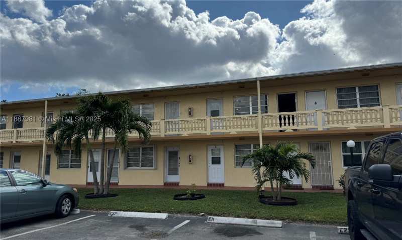 1 bedroom Condominium at 160 NE 203rd Ter E31, Ro-Mont South Condo E, Miami Gardens — photo 1