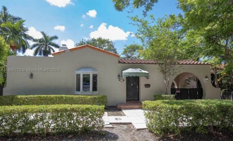5 bedroom SingleFamilyResidence at 3050 Alton Rd, Amd Plat Of Sunset Lake S, Miami Beach — photo 1