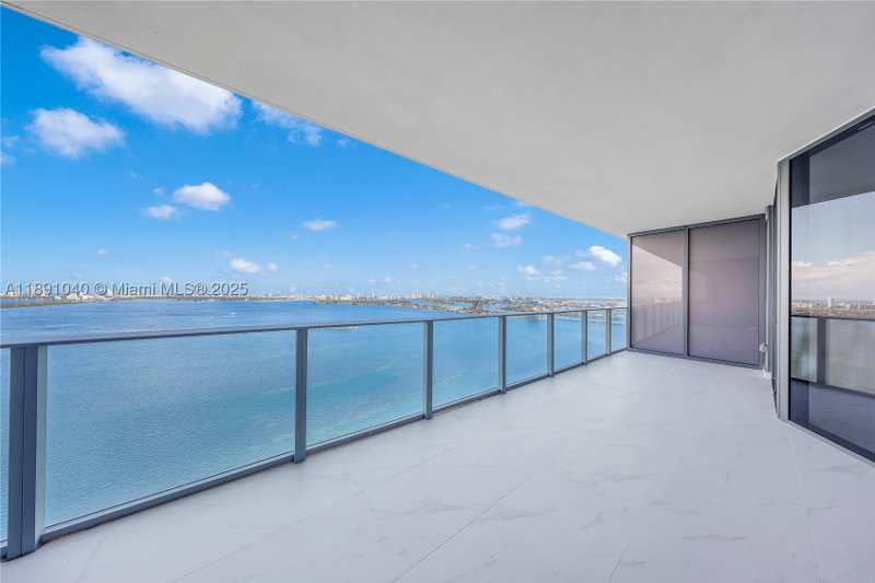 2 bedroom Condominium at 700 NE 24 St 3402, Aria Reserve South, Miami — photo 1