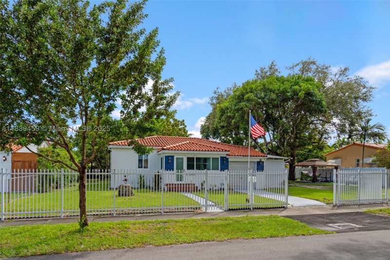 3 bedroom SingleFamilyResidence at 5340 SW 5th St, Durward Heights, Miami — photo 1