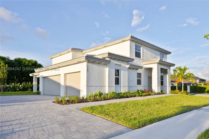 5 bedroom SingleFamilyResidence at 13203 SW 188th Ter, Tregor Estates II, Miami — photo 1