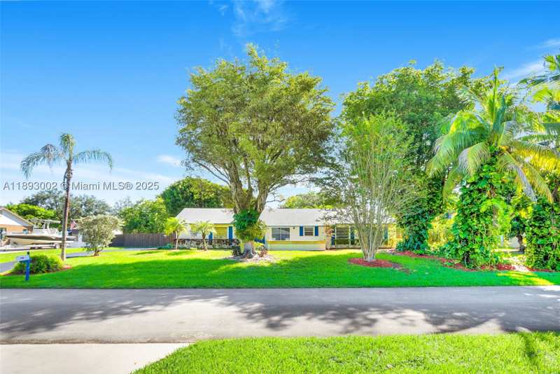 4 bedroom SingleFamilyResidence at 18045 SW 87th Ct, Section 21 Bel-Aire, Palmetto Bay — photo 1
