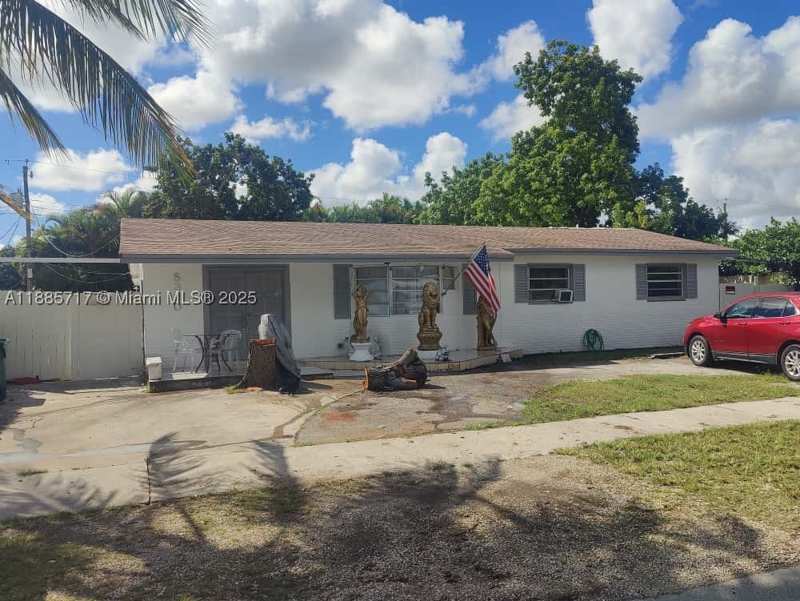 3 bedroom SingleFamilyResidence at 8300 SW 46th St, Lake Park Sec 2, Miami — photo 1