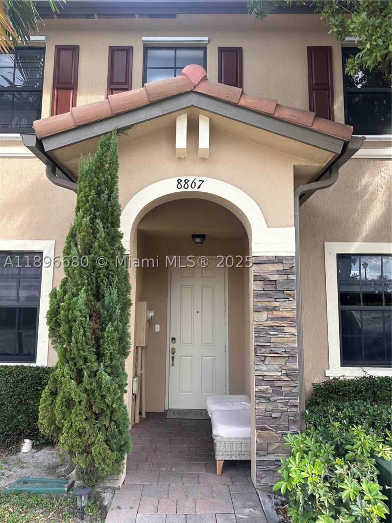 2 bedroom Townhouse at 8867 W 35th Way, Bellagio Villas, Hialeah — photo 1