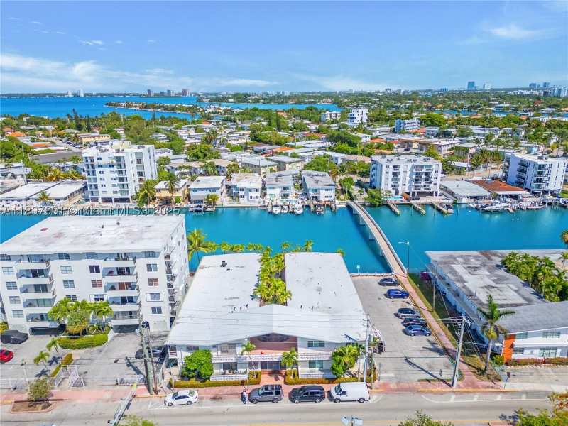 1 bedroom Condominium at 8040 Tatum Waterway Dr 3, Creek Club #3 Condo, Miami Beach — photo 1