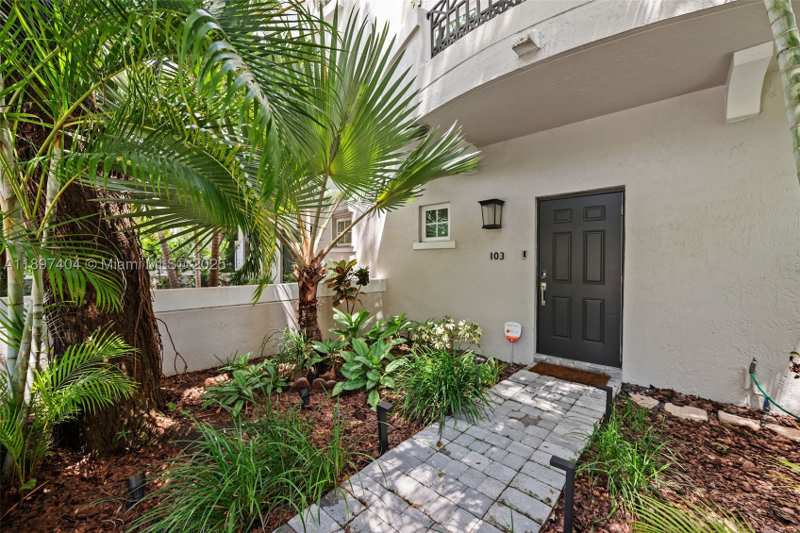 3 bedroom Townhouse at 261 Navarre Ave A-3, Gables Court Townhomes Co, Coral Gables — photo 1