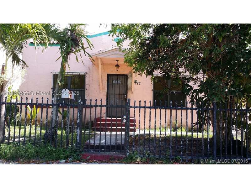 2 bedroom SingleFamilyResidence at 462 NE 64th St, North Gate, Miami — photo 1