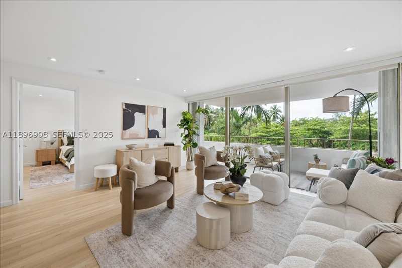 1 bedroom Condominium at 155 Ocean Lane Dr 302, Commodore Club West Condo, Key Biscayne — photo 1
