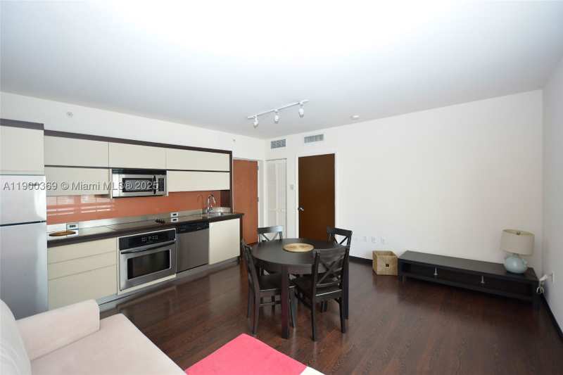 1 bedroom Condominium at 435 21st St 205, Artecity Governor Condo, Miami Beach — photo 1