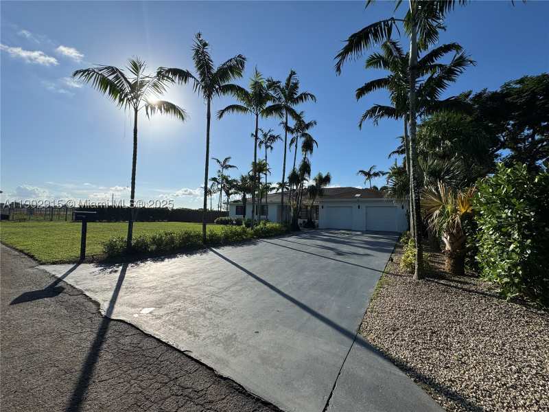 4 bedroom SingleFamilyResidence at 20440 SW 292nd St, Bob-Ann Estates, Homestead — photo 1