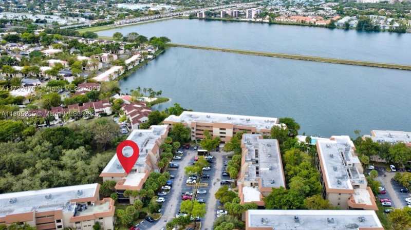 2 bedroom Condominium at 461 Ives Dairy Rd 402-2, Summertree Vilg Calif Cl, Miami — photo 1