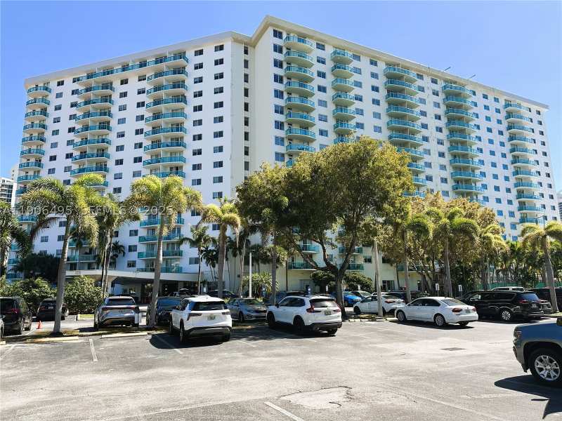1 bedroom Condominium at 19370 Collins Ave Ph-10, Ocean Reserve Condo, Sunny Isles Beach — photo 1