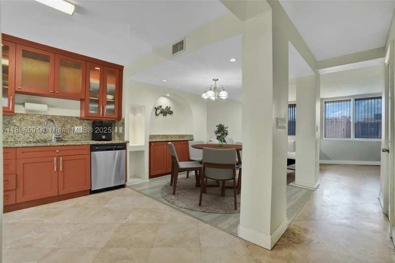 3 bedroom Townhouse at 4350 W 11th Ct 62, Mango Hill Condo No 2, Hialeah — photo 1