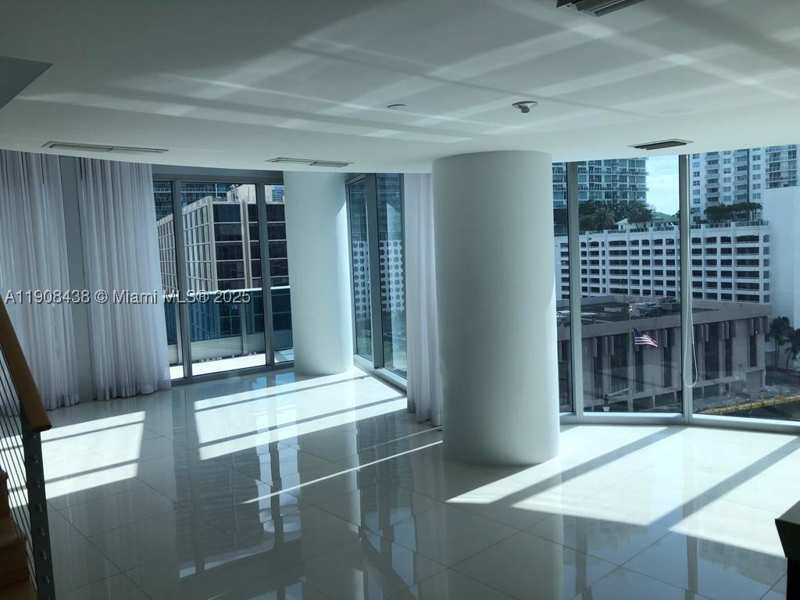 2 bedroom Condominium at 200 Biscayne Boulevard Way 902, Epic West Condo, Miami — photo 1