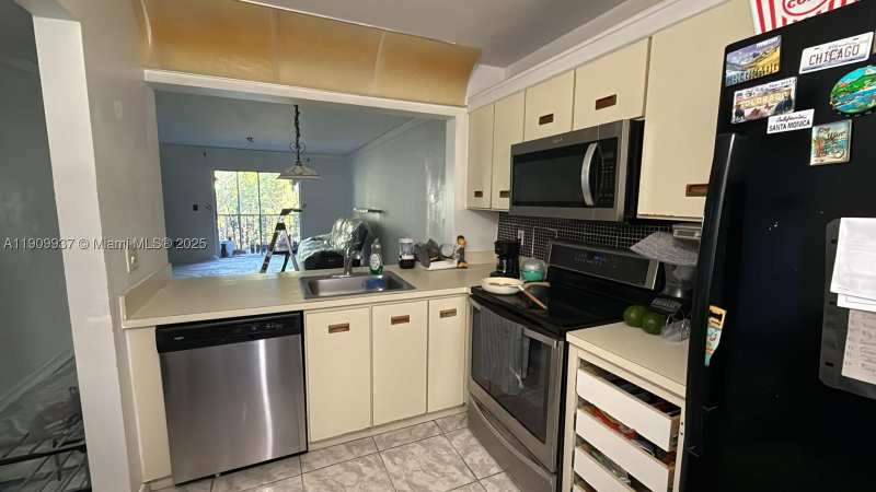2 bedroom Condominium at 430 NE 210th Cir Ter 203-3, Monterey Village-One Cond, Miami — photo 1