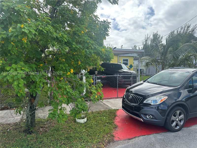 4 bedroom SingleFamilyResidence at 15151 Railroad Dr, Rainbow Gardens, Miami Gardens — photo 1