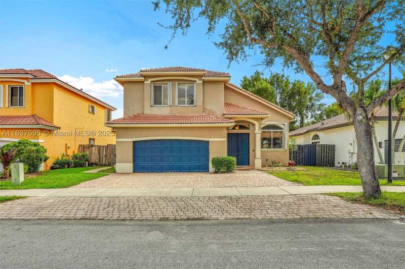 4 bedroom SingleFamilyResidence at 1861 SE 19th Ave, Shores At Keys Gate, Homestead — photo 1