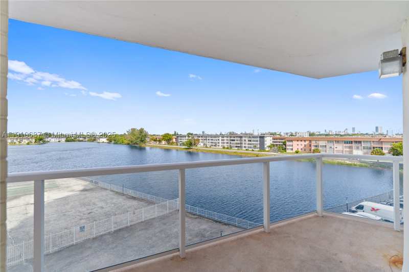 2 bedroom Condominium at 1351 NE Miami Gardens Dr 406E, Buckley Towers Condo - Ea, Miami — photo 1
