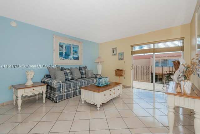 2 bedroom Condominium at 1890 W 56th St 1423, Palm-East Gardens Condo, Hialeah — photo 1