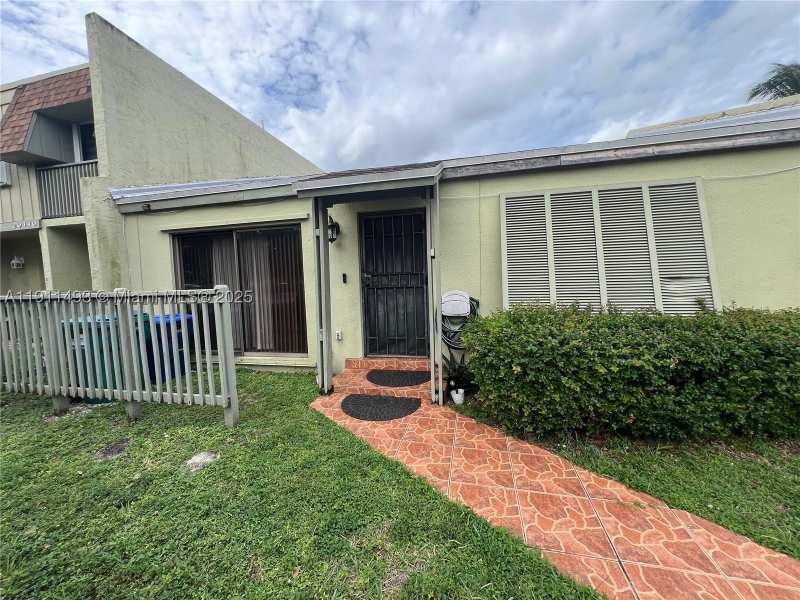 2 bedroom Condominium at 20442 NW 15th Ave 6, Country Club Villas Th Co, Miami Gardens — photo 1