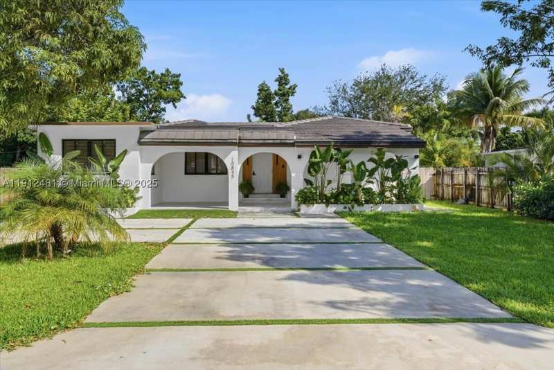 3 bedroom SingleFamilyResidence at 10845 Peachtree Dr, Bisc Shores Heights, Miami — photo 1