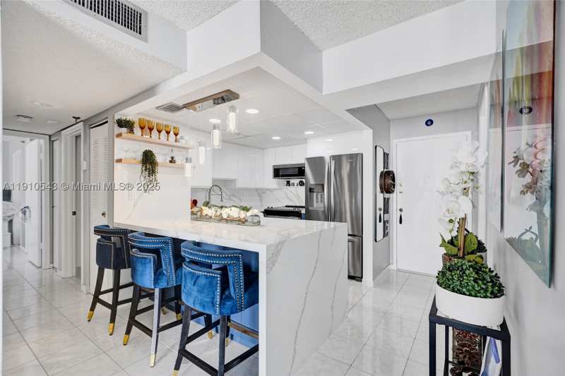 2 bedroom Condominium at 9686 Fontainebleau Blvd 507, Golfview Cl Fontainebleau, Miami — photo 1
