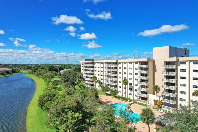 3 bedroom Condominium at 800 NE 195th Street 601, Canongate Condo, Miami — photo 1