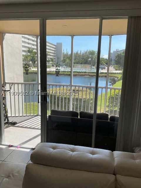 1 bedroom Condominium at 1770 NE 191st St 206-1, Jade Winds Group -, Miami — photo 1
