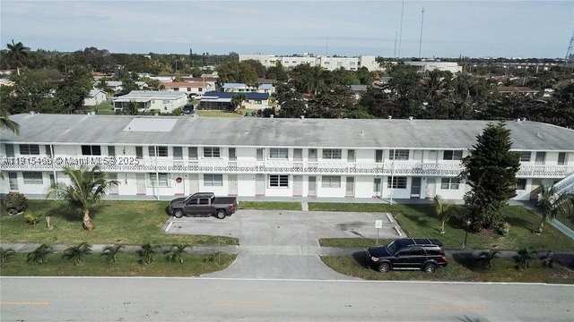1 bedroom Condominium at 122 NE 204th St 3, Ro-Mont Gardens Andover C, Miami Gardens — photo 1