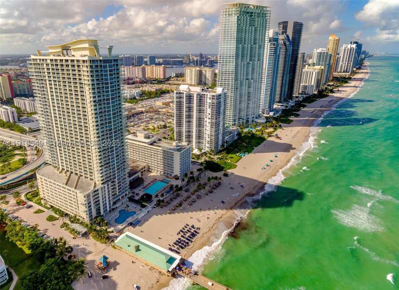 1 bedroom Condominium at 16699 Collins Ave 1105, La Perla Condo, Sunny Isles Beach — photo 1
