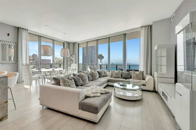 3 bedroom Condominium at 1300 S Miami Ave Ph5001, 1300 S Miami Avenue Condo, Miami — photo 1